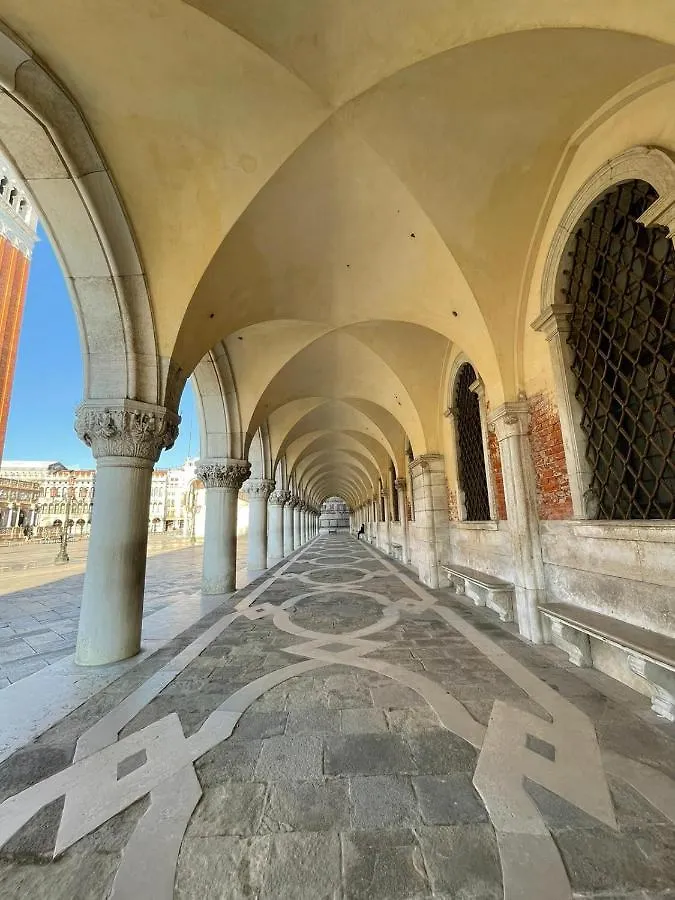 Ca Del Mar Venice Luxury Apartments