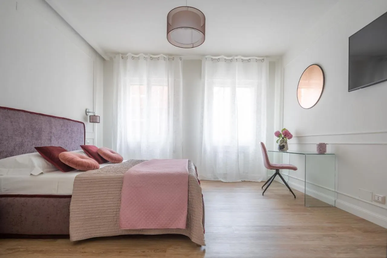 Ca Del Mar Venice Luxury Apartments