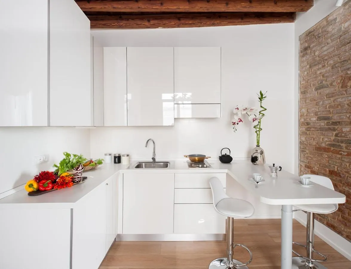Ca Del Mar Venice Luxury Apartments