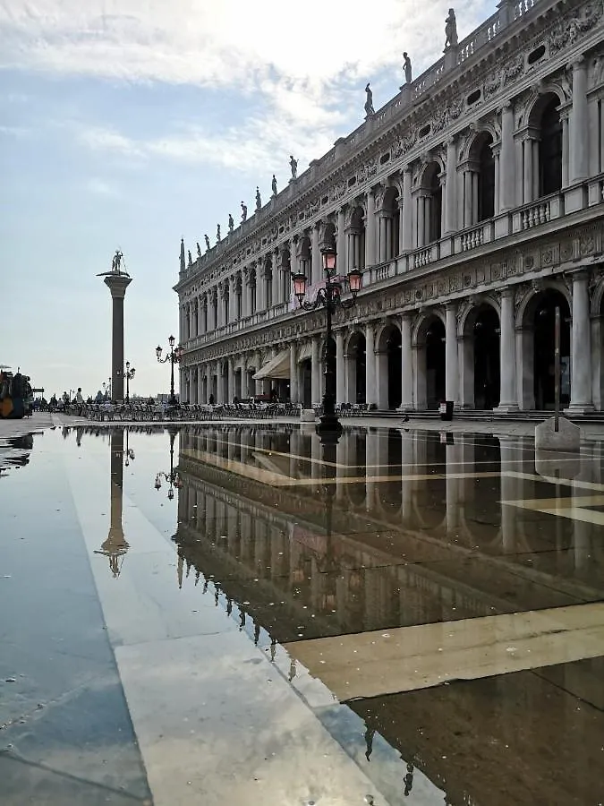 Ca Del Mar Venice Luxury Apartments 0*,  Italy