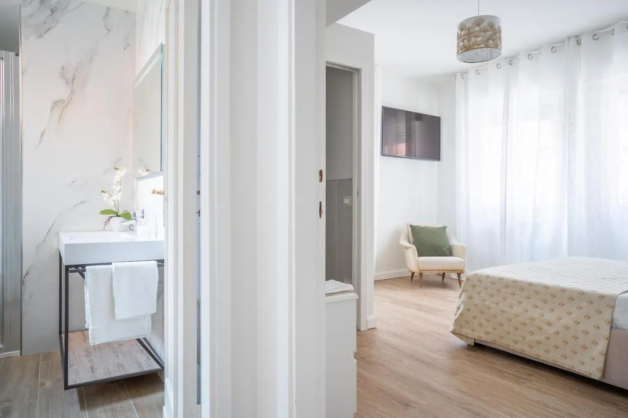 Ca Del Mar Venice Luxury Apartments