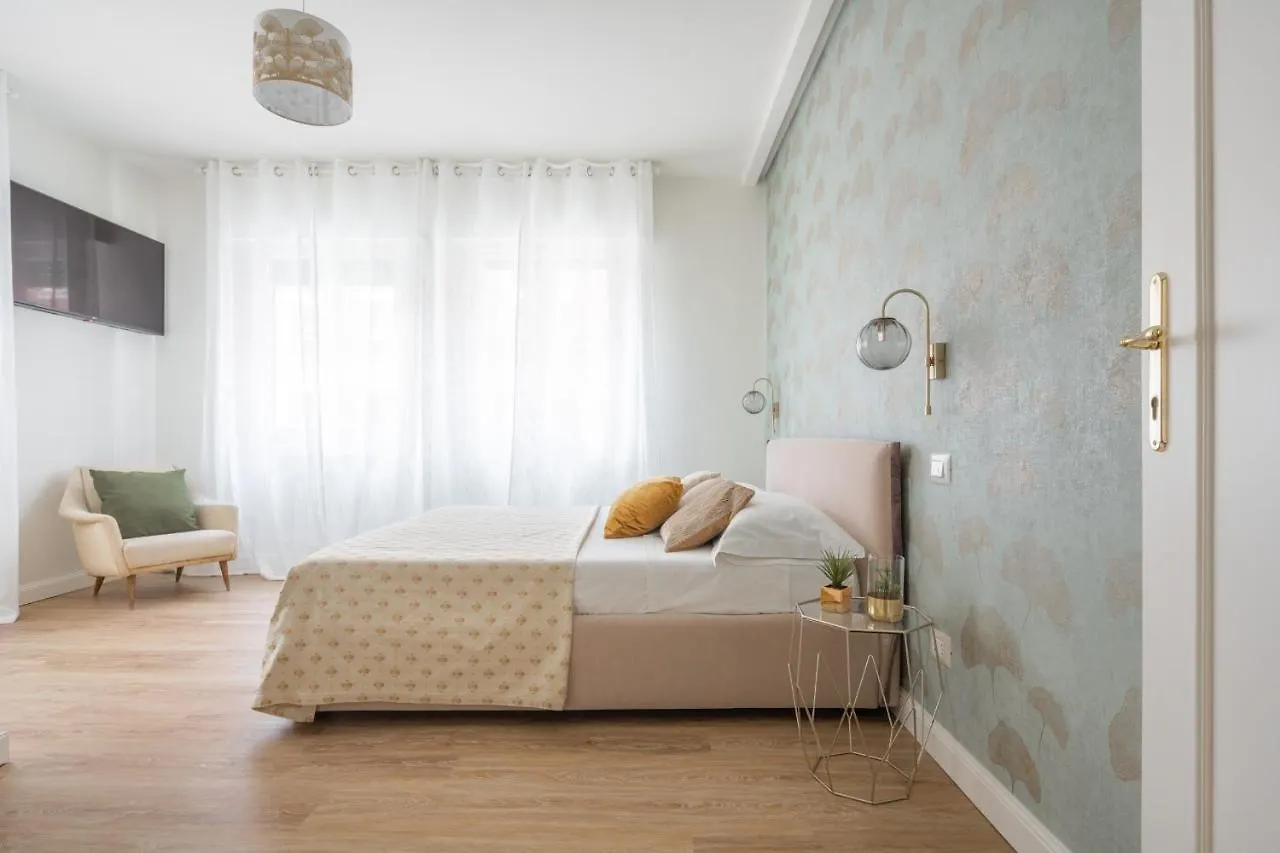 Ca Del Mar Venice Luxury Apartments