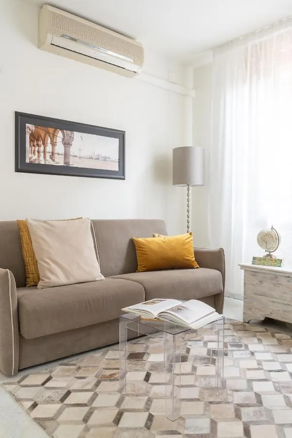 Ca Del Mar Venice Luxury Apartments 0*,