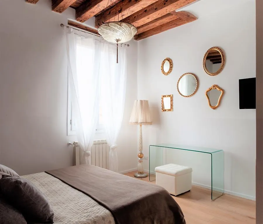 Ca Del Mar Venice Luxury Apartments