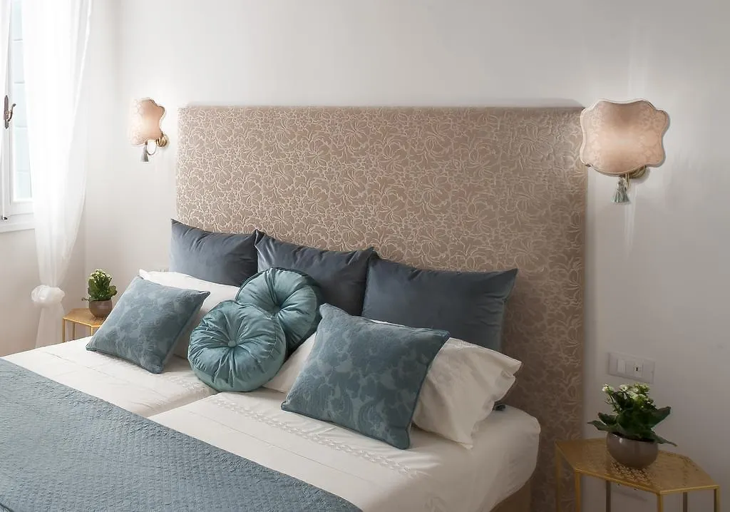 Ca Del Mar Venice Luxury Apartments