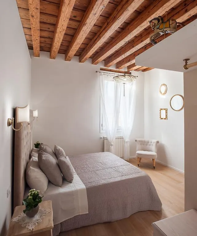 Ca Del Mar Venice Luxury Apartments
